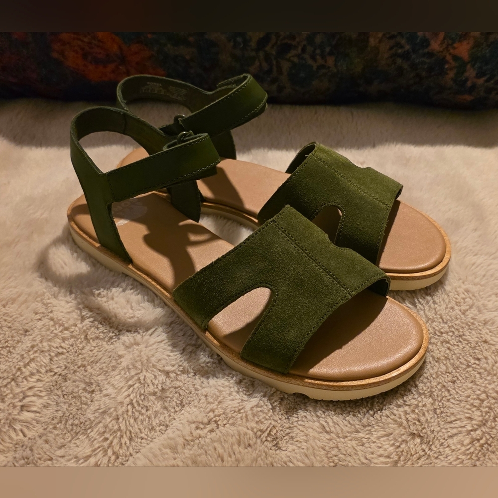 NEW IN BOX Sorel Leather Sandals